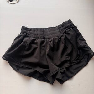 lululemon athletica Black hotty hot low-rise 2.5” shorts